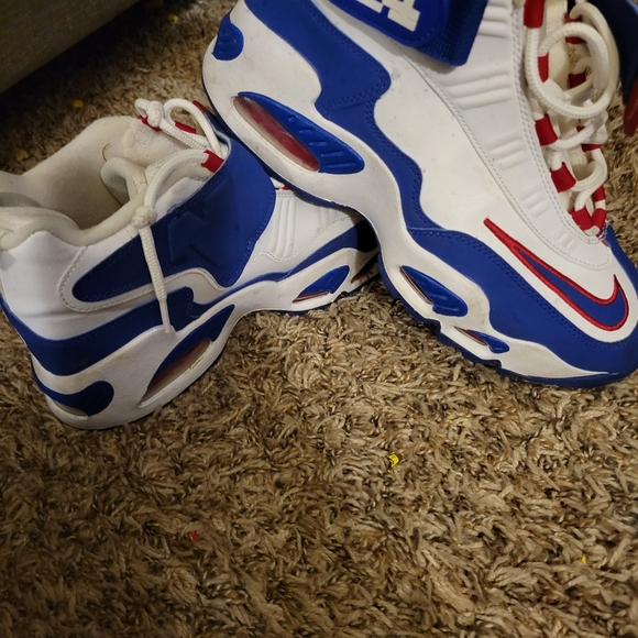 BOYS SHOES!! - Picture 4 of 4